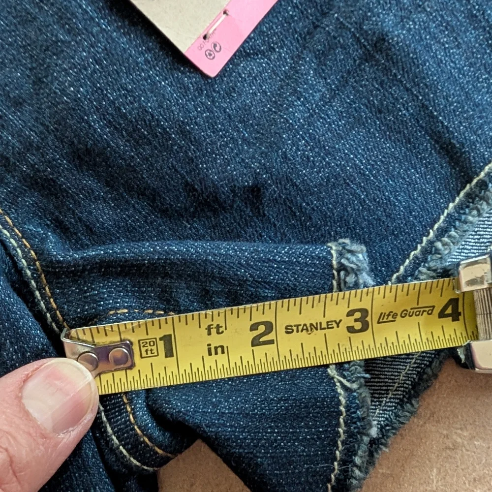 LEVI'S Shorty Shorts,cut off, jean shorts, Size 16 - 27